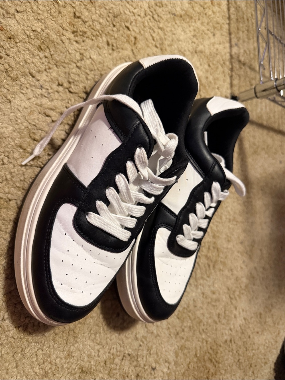 Madden Girl Black and White Low-Top Sneakers